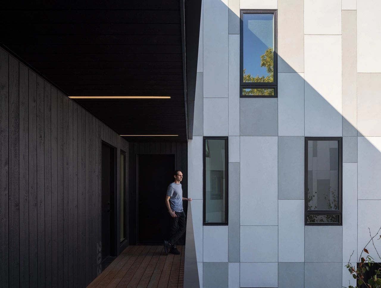 LightBAR courtyard